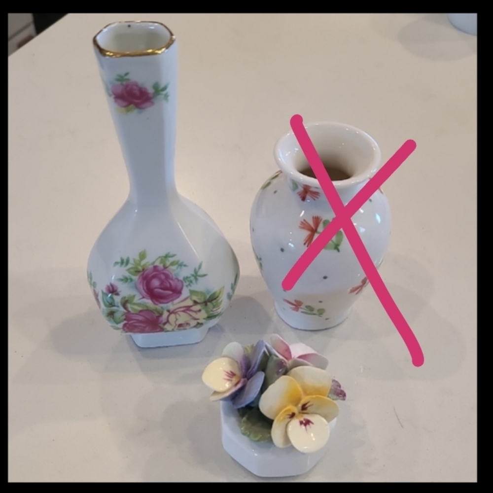 Elegant Floral Vase Set with Gold Accents
